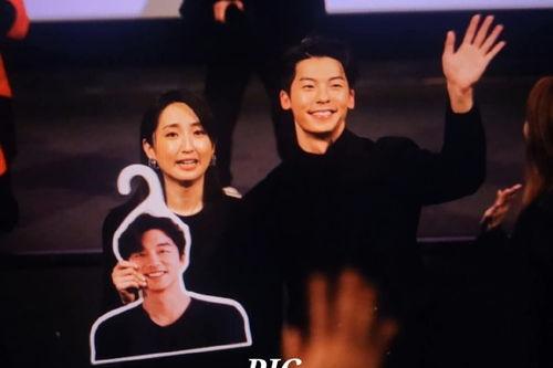 热心朝阳群众吃瓜哇